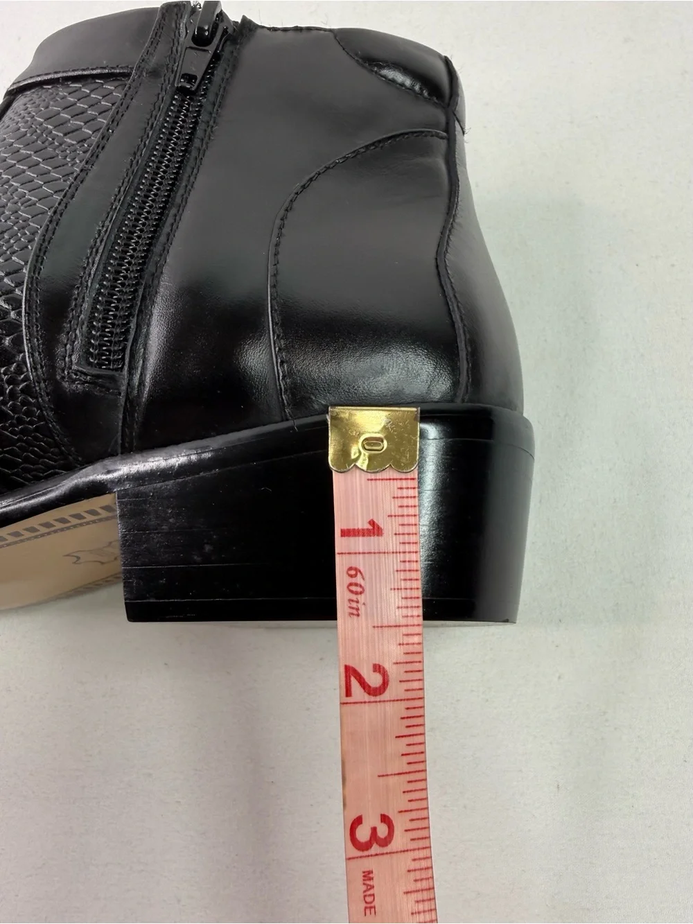 Elegante Leather Ankle Zipper Boots Made in Spain Size 7